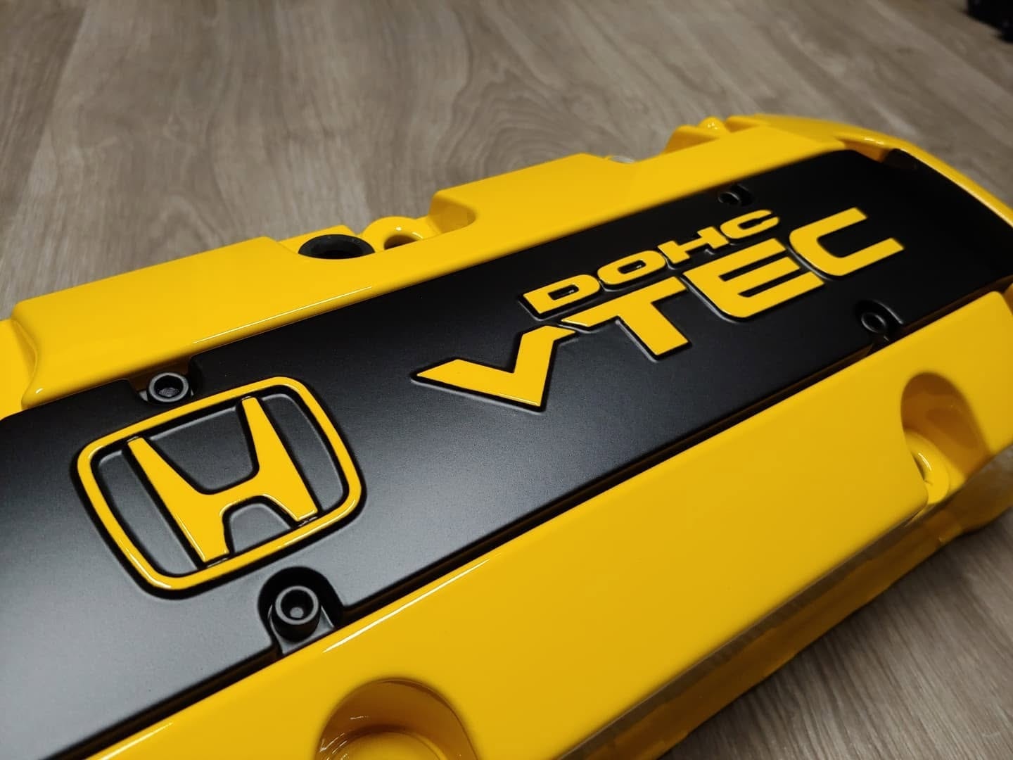 Honda DOHC VTEC valve cover