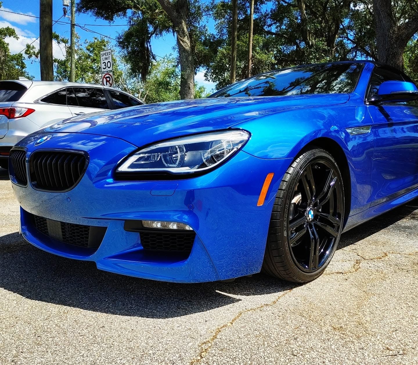 BMW M6 with gloss black wheels